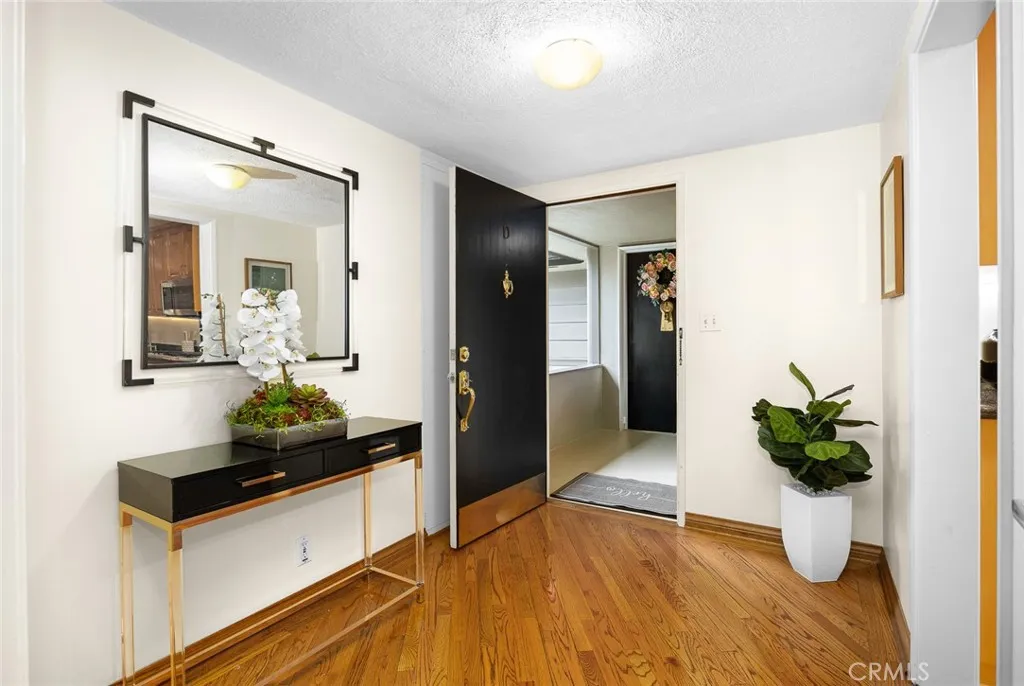 924 S Orange Grove D, Pasadena, California 91105 home-pic-2